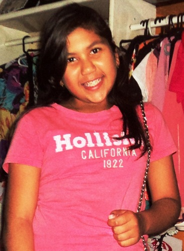 Morena solteira,12 anos, aluna do @CNSCNC, Gemiana, louca, amiga, viciada no TT, no orkut e no Msn *--* , e o principal de tudo ,Flamenguista Roxa...