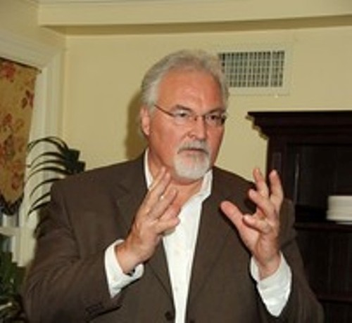 Focused on motivating you through speaking, mentoring and training based on almost 40 years of personal experience at the highest levels of business worldwide.
