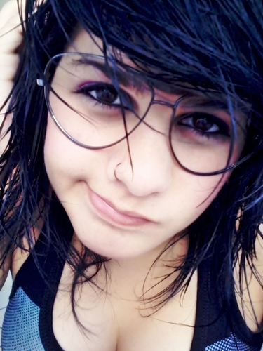 Chata , Dramática, irritante, louca, irônica, desligada, e muito ciumenta = Kerol Rodrigues -'-