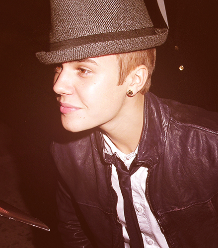 #Boy Hey I am Belieber and this is crazy but this is my FC so Follow Me maybe!