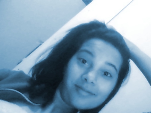 Eu ri, cresci,evolui, me iludi, me fudi mas não morri. Eu beijei, sonhei, errei, me decepcionei,apaixonei, mudei, Enfim eu vivi...e ainda tenho muito pra viver.