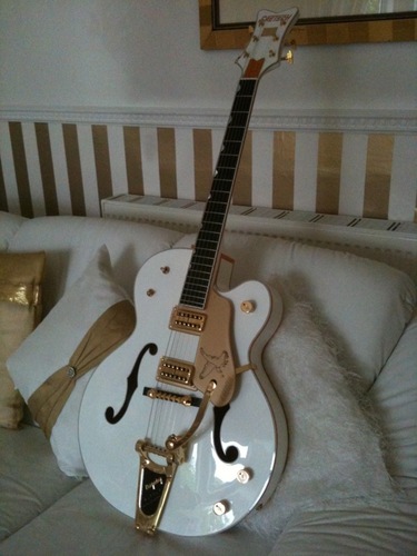 CollectorGuitar's profile picture. For Guitar Collectors a-like. Posting photos from my own personal collection, and others.