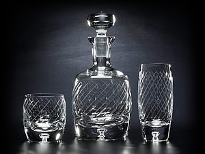 warsawcutglass's profile picture. Glass artisans tweeting about glass cutting and the arts.