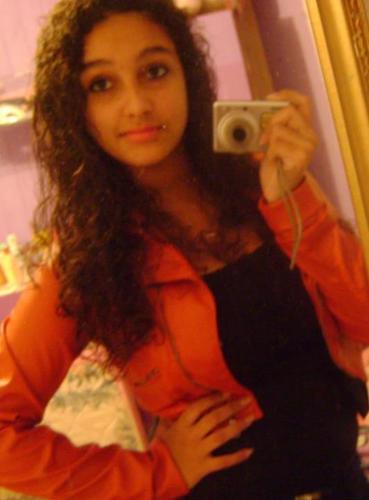 o bio saiu com a bia . :D
http://t.co/EIWyyUzC