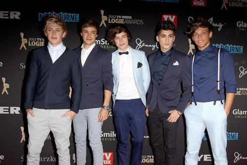 #followback Massive 1D fan! can't wait til February 23!