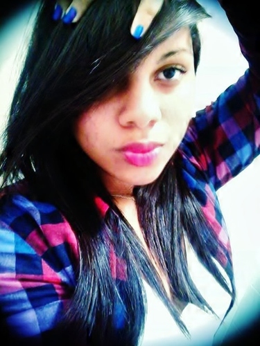 Corinthians, música, chocolate  Perfume, amigos, all star, fotos, roupas, chiclete,minha cama NHAC' :3 

Promoter da @thechoice_