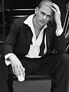 Younger brother to @GarrettInked, finding @HelleLuvzYa changed my life, making up for lost time with her #Engaged RP 21+ #Demon