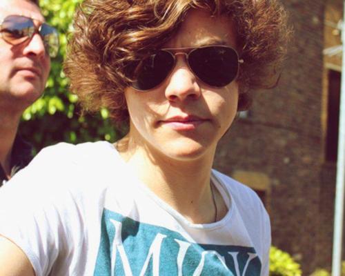 Hey I'm Savannah. I love One Direction. My second account is @Imma_BooBear. Follow me, I always follow back!(: & Also follow @Kylie_Glover123.(: