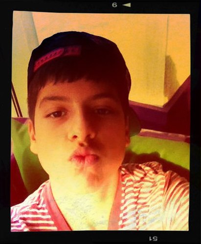 Mathew Alexander Hunter Correa SU MadreDeColombiaySuPadredeItalia, nacidoel20defebrerode1998Fue la voz de Go Diego  en la temporada4y5Y es fan de Justin Bieber