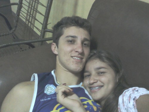 Idade: 18 anos.. Ame mais, pense menos ! ;) jeny eu te amo demaais minha vida !