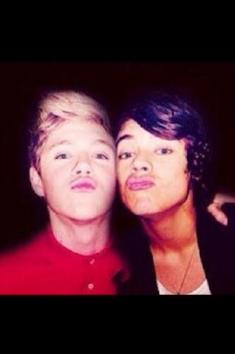 Directioner!!! I got so much love for 1D, its bigger than Liam's heart. I promise.