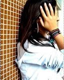 Eu tenho muitos problemas acredite, mais sempre tento esconder minha tristeza no meio de varios falsos sorrisos.