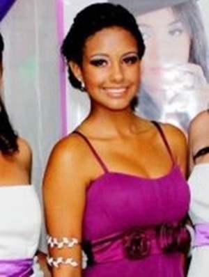 sou Leonina , chorona e bravinha , amo fazer as pessoas felizes,&& meu relacionamento ngm precisa saber. beijos :*