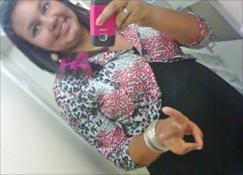 ttenho 13 anos , e sou ,, chata ( com quem e comigo !* ), ciumenta , looka , inritada , arogante , corinthiana ,  briguenta , bagunceira , divertida , timida ,