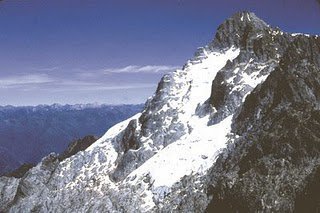 Caraqueña de nacimiento..Mujer enamorada de la vida,creyente de Dios y la Democracia.
