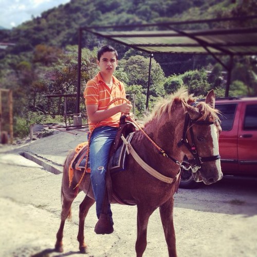 juancast17's profile picture. 