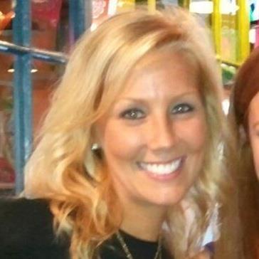 Marketing Consultant, St. Louis Cardinals fan, professional air guitar player, music groupie and food lover.