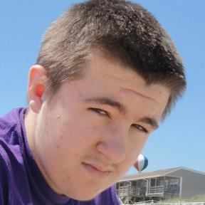 #SCHS_14 Future U S.A.F EOD and food is my passion/extreme hobby. I follow back 99% of the time.