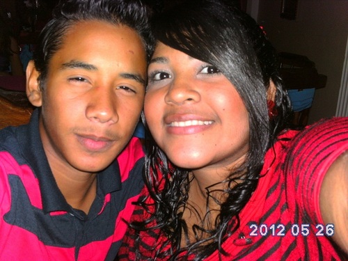yo soy chiquita pero vacilo en banda y sii me sigues yo te sigo.........brother sigueme ey sigueme