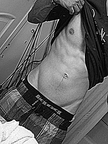 |G| •♪Mônêy Prôdůkshůnz♪• Follow Meh And iLL Follow Back!! =D #TeamGetMoney!#TeamPrettyBoiSwaq! #TeamLeaveMehAlone