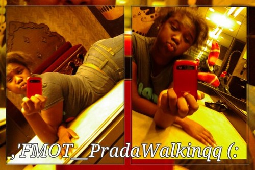 __PradaWalkinqq's profile picture. Hi , My Name Is Autumn !! Because Your On My Page Do Me A Favor , Follow Me && My Little Sister @ThuggLife_____ Mention Uss For A Follow Baqk.!