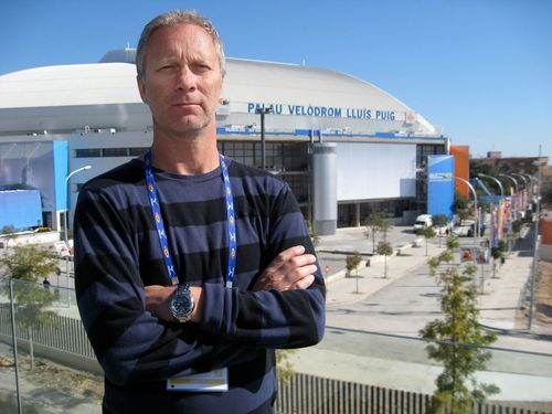 Sportkrönikör på SvD. Sekreterare i Bragdnämnden. Skriver om all sport, men även lite Waterboys, gitarrskrammel o mitt liv med hund.