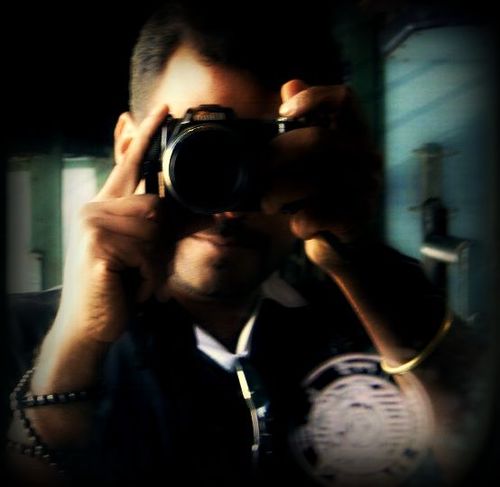 Danish is a person who believes in achieving.
Actor, Singer, Dancer, Theater Director, Mimicry Artist, Mime Artist, Loves Adventure.