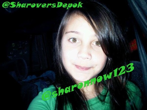 Hi kami Sharovers Depok yg selalu menyemangati @sharonnow123 & @sharonsbsr  kini&nanti|Motto:menyemangati @sharonnow123 & @sharonsbsr adalah tujuan kami! :* {}