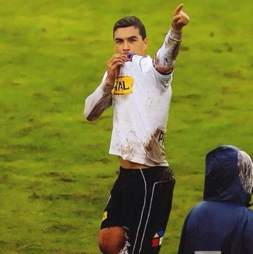 Don_incognito7's profile picture. Incógnito soñador, Dog lover, amante de la música y ex sushi-adicto. Apago incendios con bencina.. Por sobre todas las cosas COLO-COLINO!!