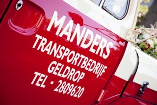 Familiebedrijf sinds 1936. Vervoer van palletgoederen, staal en containers 20.000m2 opslag 40 combinaties Kernwaarden: Flexibiliteit Klantgerichtheid Kwaliteit.