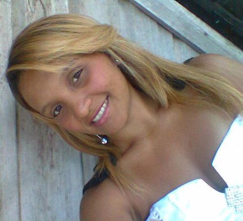 -- Posso ñ ser tudo oq vc deseja; mais sou muito mas q vc merece!!! sou a poca fofa.... 
Ps: krem ferreira :)