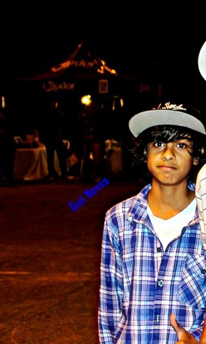 Meu nome é Guilherme Lucas Neves Da Silva 
A.K.A=Guii Neves 
Danço Free Step 
Solteiro (XD)
(Twitter Novo  XD)
Se qer Saber o resto Seguii Hehe XP