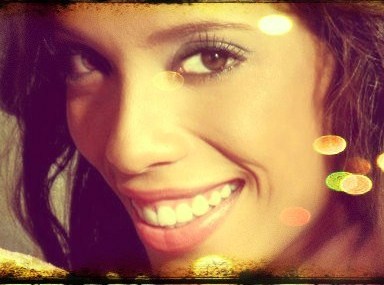 Cantora Gospel // Apaixonada pelo Senhor //  cantorafernand@hotmail.com //(11) 8218-0773