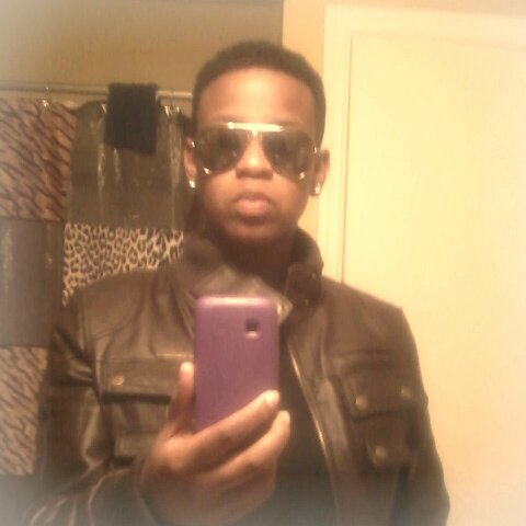 Domgee21's profile picture. ask and ill