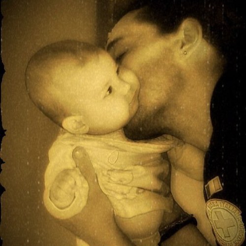 luca76_luca's profile picture. ....una donna che si spoglia dei suoi vestiti, si spoglia anche della sua anima ....