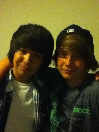 Ivo1234567's profile picture. AOC OOST E2K1 enschede mijn bro kevin