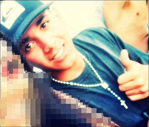 VEM COMIGO QUE EU GARANTO QUE VOCÊ VAI SER FELIZ  ♪ #Soolteiro =] 15 Anoos , Paaz , Justiça e Liberdade :)

         #MeSegue?