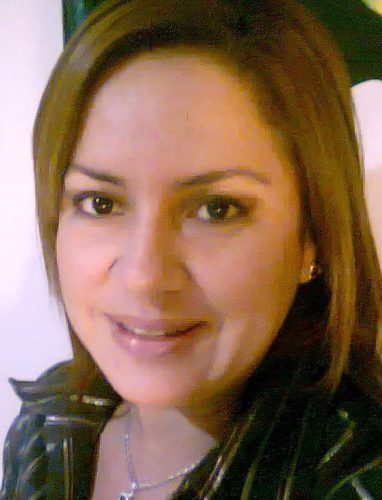 Mujer, madre, emprendedora, agradecida con Dios y la vida. Docente Universitario, Literatura , soy feliz  y bendecida.