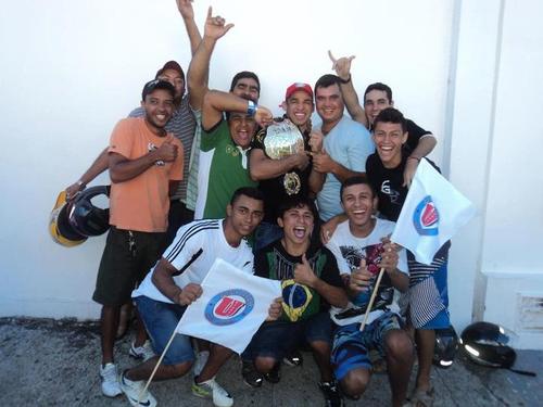 (L) #ABCFuteboolClube #ALVINEGRO (yn)

Vocês riem de mim por eu ser diferente, e eu rio de vocês por serem todos iguais
 #BobMarley.