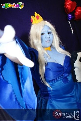 Soy cosplayer, me convertí en amante del ánime desde niña, pero llevo 6 años haciendo cosplay Idiomas Español inglés frances poco japones coreano principiante