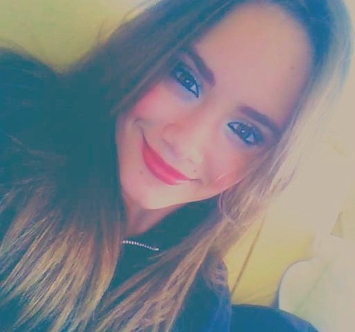 *-*   e você para e pensa , com todos os seus erros so 1 pessoa te aceita e te perdoa de coração ''DEUS'' s2 '