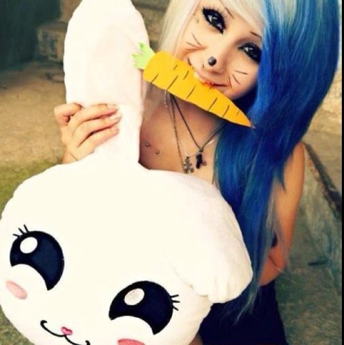 _Kitty_Kat_4's profile picture. I'm Kat. I'm 17 Im a singer.. So talk to me? eh im really shy /Single/bi