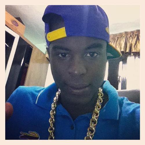 ,ზ ttudo qque eu sinto poor voçê se resume em 3 palavras eeu ttte , ammo .  @ofcmckelvinho *-*  #OFICIALIZADO ;Parceria com @Mckellvinho_  diia 21/o8/2o12 *-*