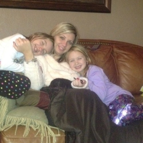 AKENNEDY925's profile picture. Happily married mother of 2. Trying to make the world a prettier place @ Mosaic Salon.