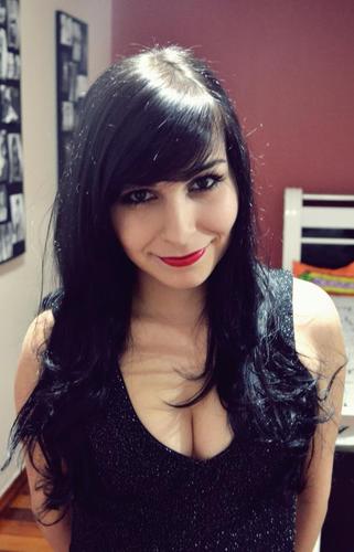 AMOR AO VERDADEIRO ROCK ♥   ''ODEIO POSER ''
NAMORO COM O GÚRI MAIS LINDO .