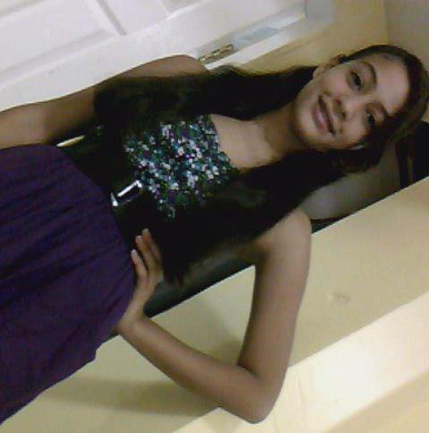 Just a normal girl that wanna live her dreams and hope that one day  they come true. I love life and dream. Never say Never!