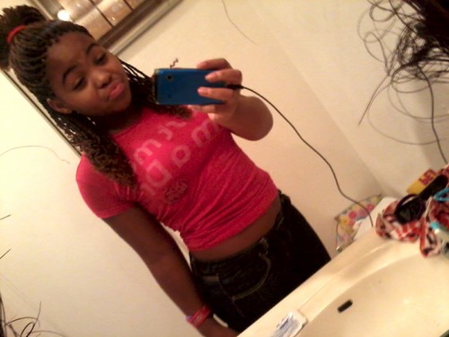 Im Bein Dope af while screamin' Free Aaron 12X But Follow Me i Follow Back.& Go Follow My Bae @ThugLife_Mayne He know whats up he'll follow back.,!