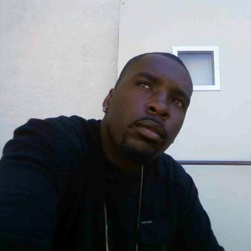 JasonClefNotes's profile picture. JASON OF CLEF NOTES ENT! TOWN BIZZNESS FOLLOW MY CEO @LJAYALLDAY #BottomOfThe9th out now #SexTape #Room209 comin soon im also morris chestnut's twin haha