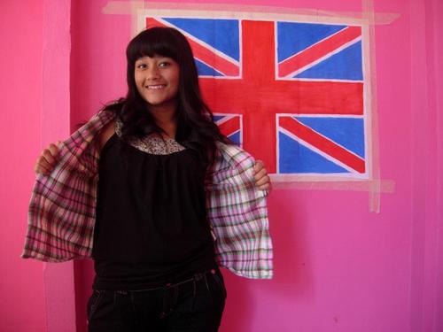 LolaTipani's profile picture. 