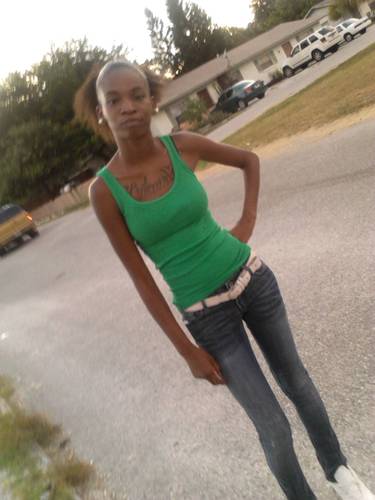 Proud Parent Of Ah Beautiful Babygirl ; Single , Pretty & Slim (: ily mariah n. pate :)